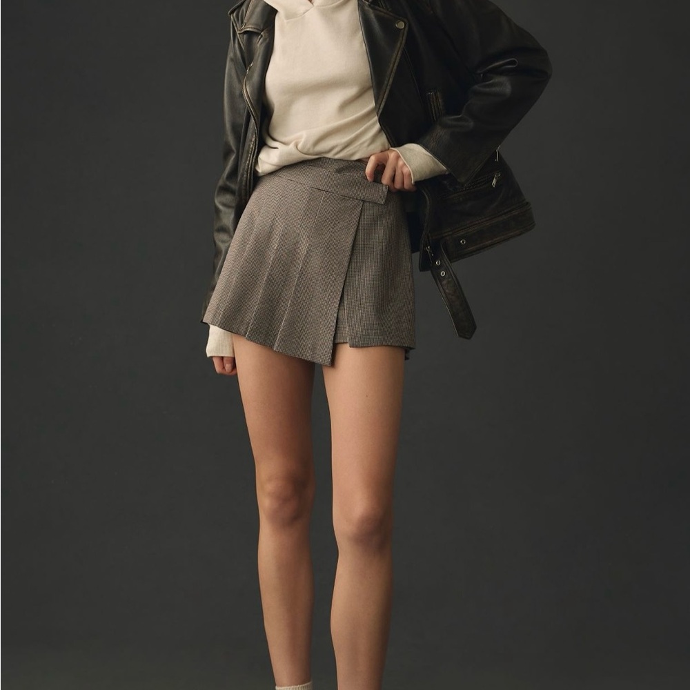 WAYF Pleated Brown Houndstooth Skort